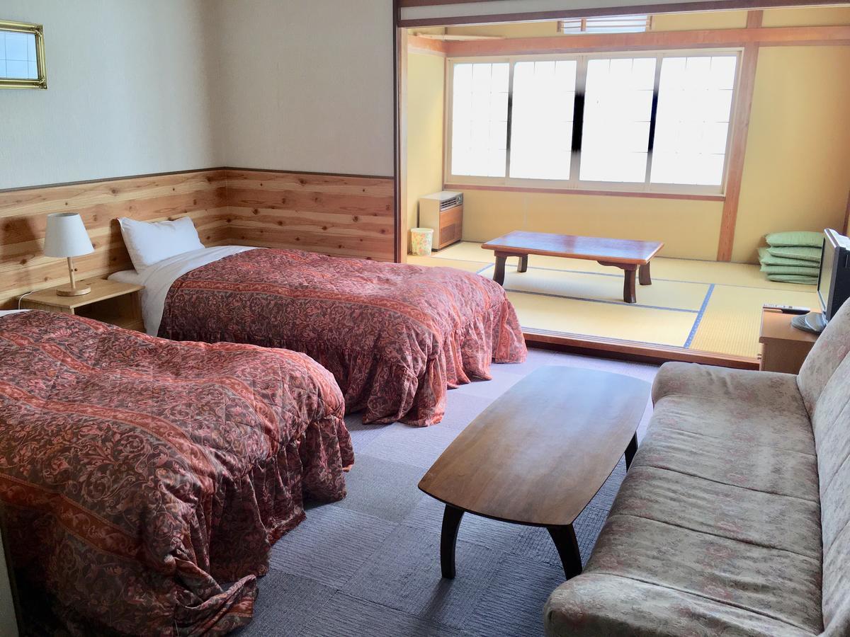 Pension Bergland Kusatsu  Ngoại thất bức ảnh